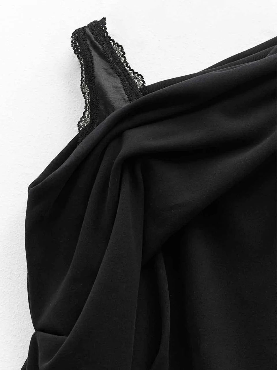 Felpa Con Dettaglio In Pizzo Monospalla Eleh