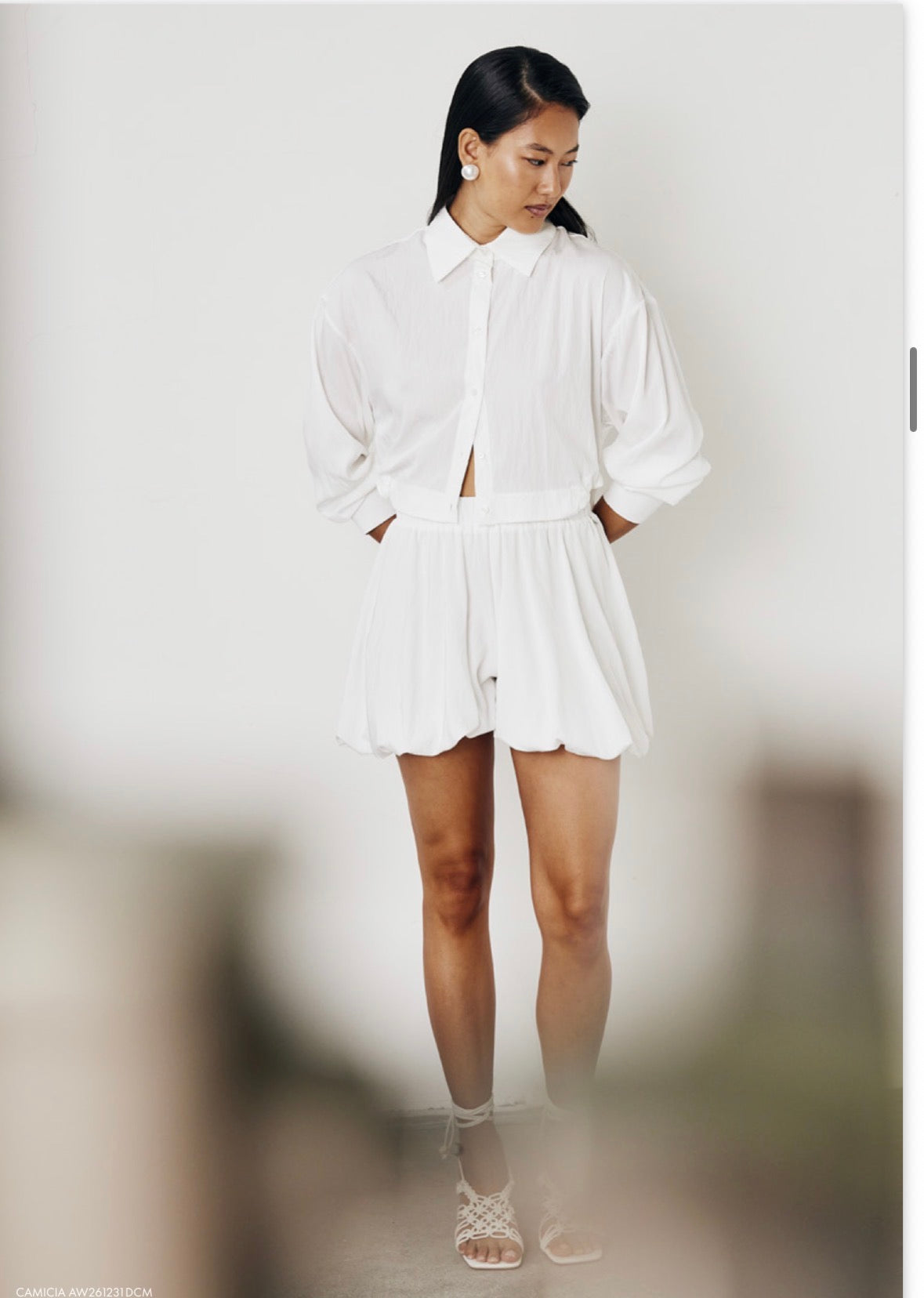 Camicia crop in cotone con maniche balloon bianca Amiuni