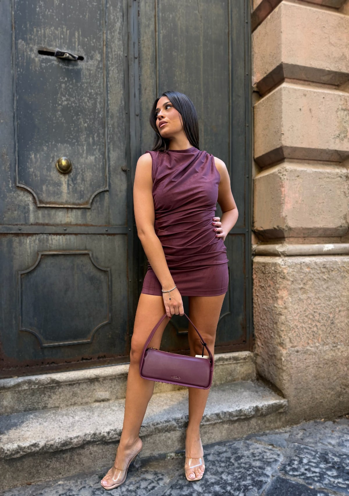 Abito corto drappeggiato in Burgundy