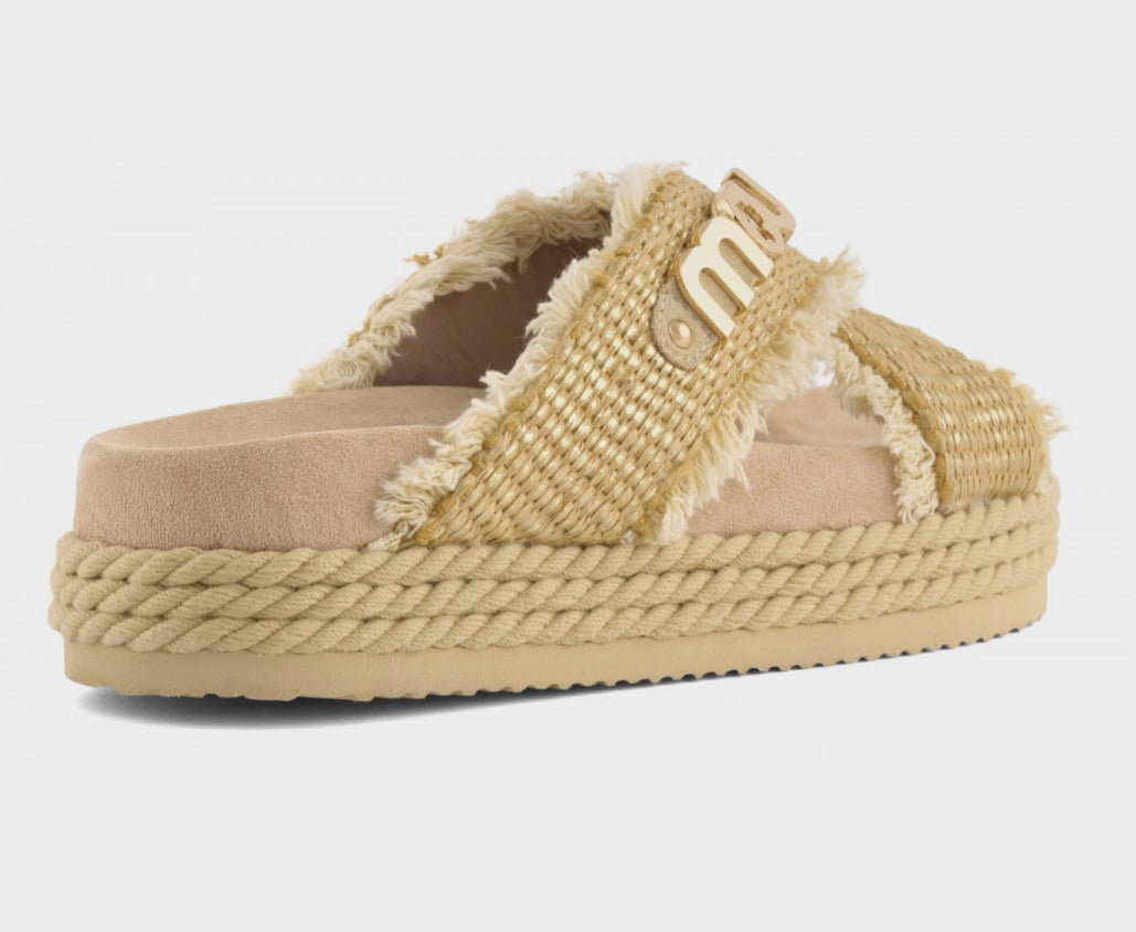Criss-Cross Sandal Raffia Metal Mou