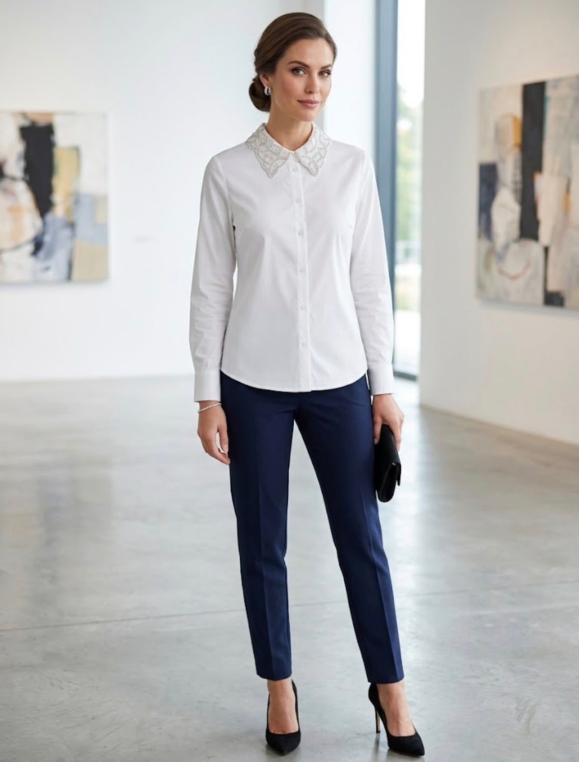 Camicia bianca in cotone con colletto ricamato gioiello You Decide