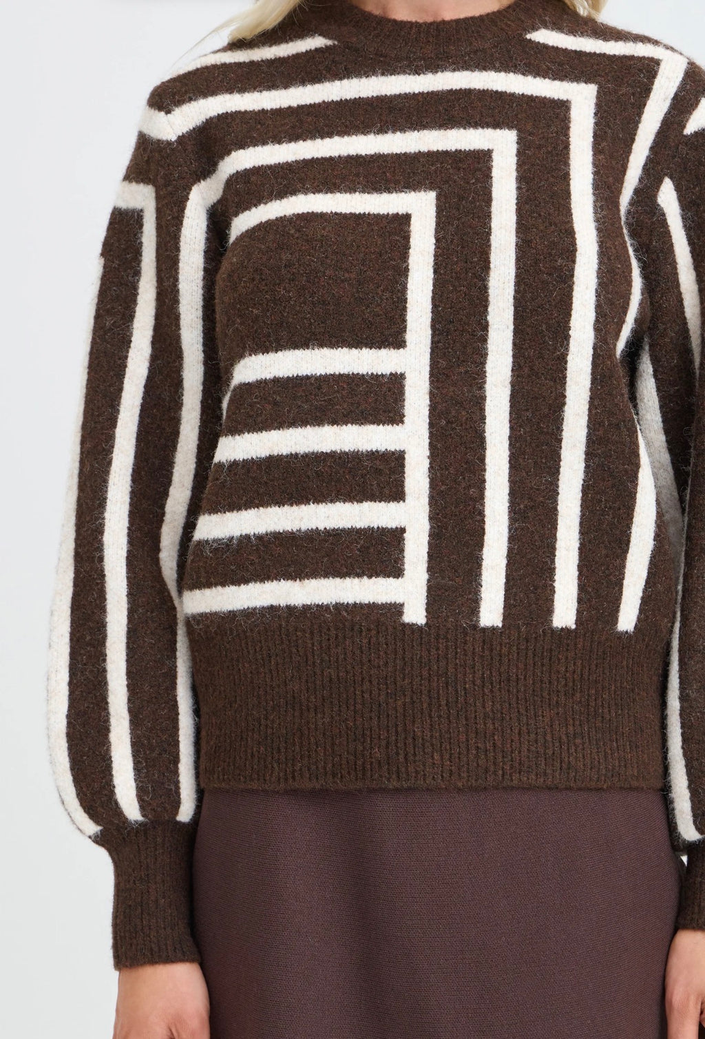 Maglione Donna Marrone con Motivo Geometrico Bianco